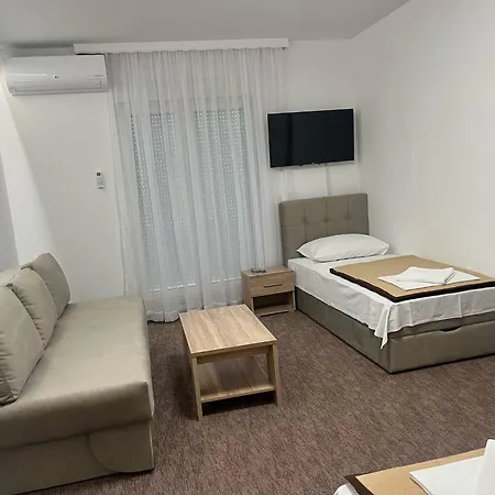 Aura 3* Gnojnice