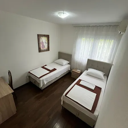 Aura Bed and breakfast 3*