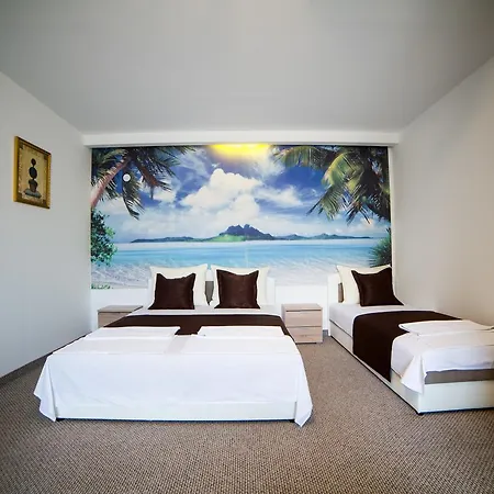 Aura Bed & Breakfast 3*