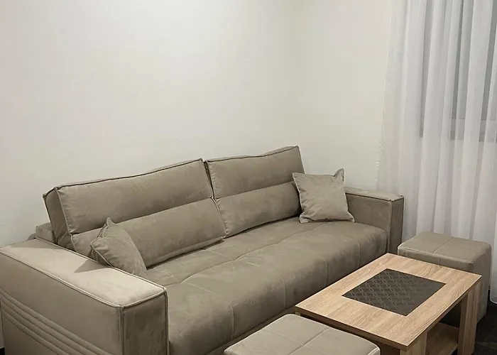 Aura לינה וארוחת בוקר Gnojnice