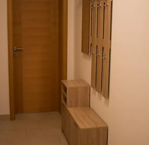 Aura Bed & Breakfast 3*